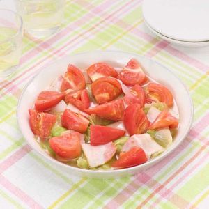 レタスとベーコンのトマト蒸し