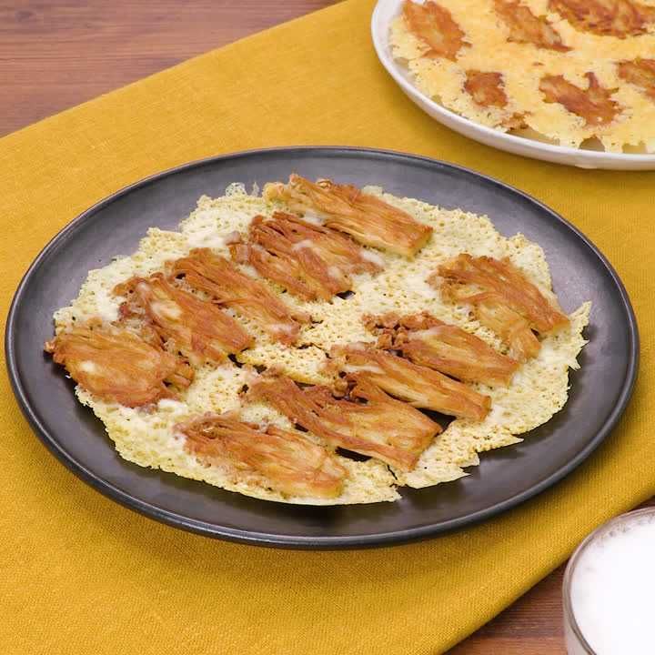 クセになるおいしさ パリパリえのきチーズせんべいのレシピ動画 作り方 Delish Kitchen