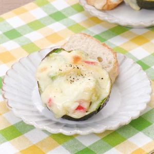「アボカドのグラタン風」のレシピ動画