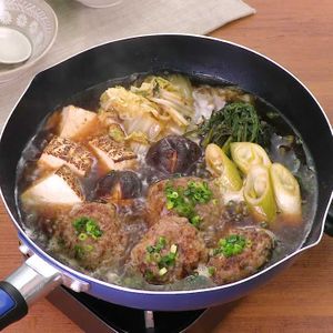 「すき焼き風煮込みハンバーグ」のレシピ動画