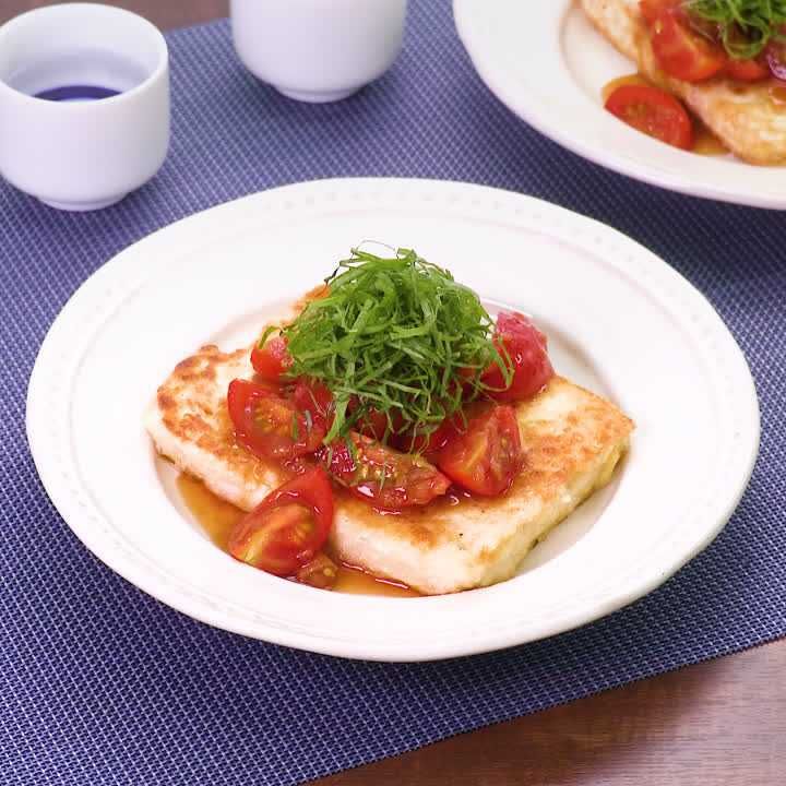 おつまみにもおすすめ 豆腐ステーキ梅トマトだれのレシピ動画 作り方 Delish Kitchen