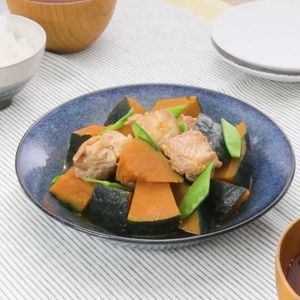 「鶏肉とかぼちゃの煮物」のレシピ動画