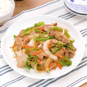 「玉ねぎと豚バラのオイスター炒め」のレシピ動画