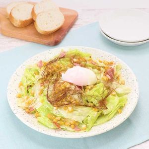 とうもろこしのひげの温玉サラダ