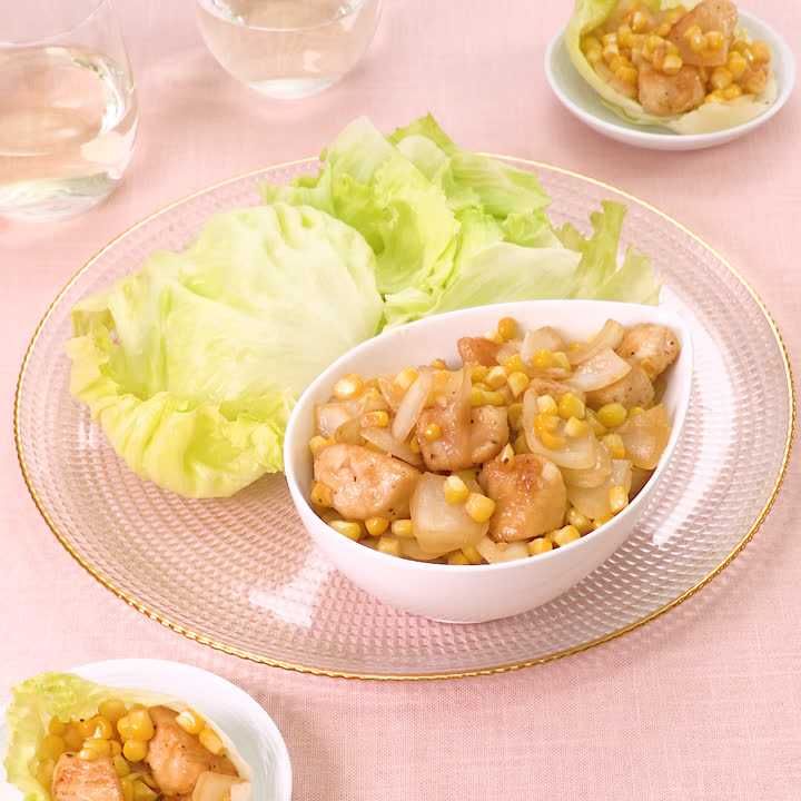 とうもろこしと鶏肉のソテーレタス包み