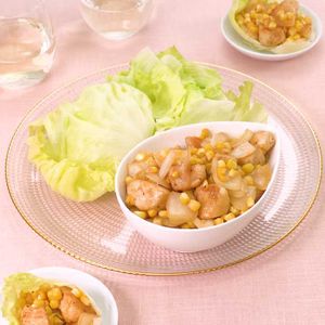 とうもろこしと鶏肉のソテーレタス包み