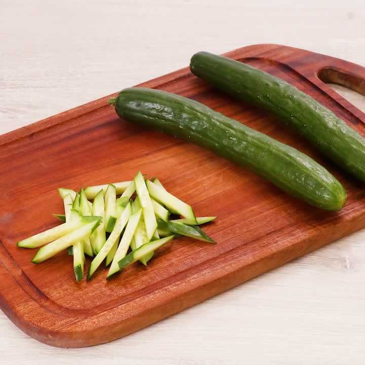 きゅうりの細切り