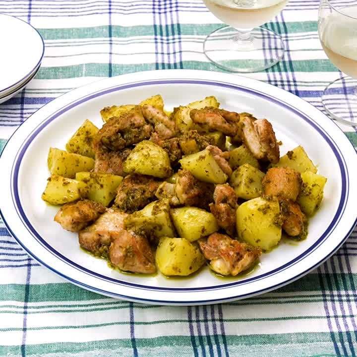 鶏肉とジャガイモのジェノベーゼ炒め