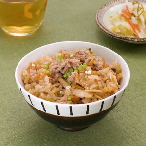 「豚ひき肉としめじの甘辛炊き込みご飯」のレシピ動画