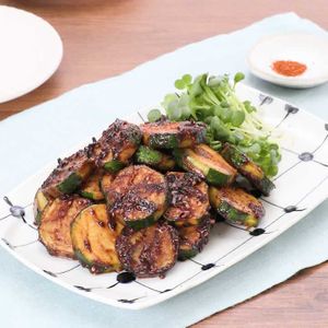 「ズッキーニの甘味噌炒め」のレシピ動画