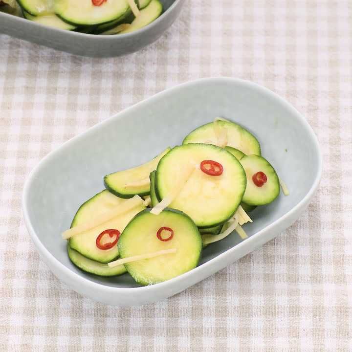 ズッキーニのしょうが風味漬け