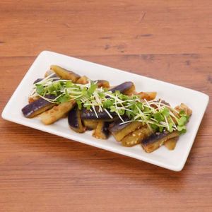 「レンジ蒸しなすのポン酢和え」のレシピ動画