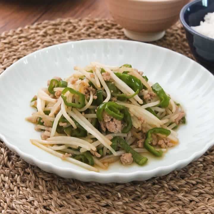 もやしと豚ひき肉のラー油炒め