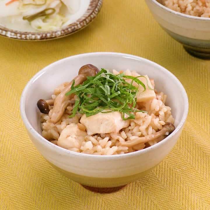 鶏むねとしめじの炊き込みごはん