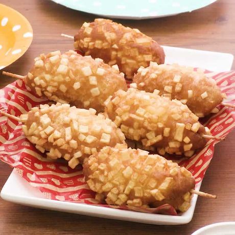 カリカリじゃが衣 クリスピーアメリカンドックのレシピ動画 作り方 Delish Kitchen カリカリじゃが衣 クリスピーアメリカンドックのレシピ動画 作り方 Delish Kitchen