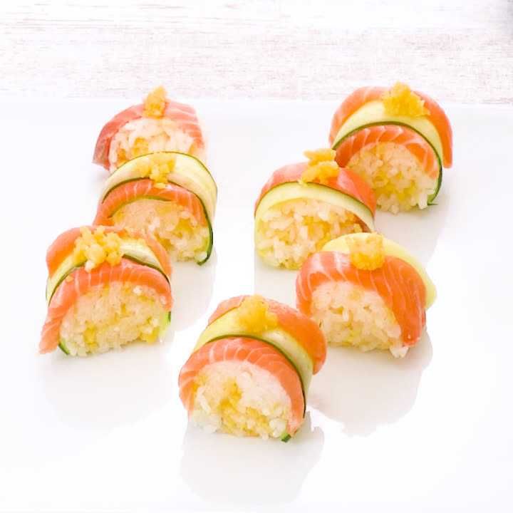 サーモンときゅうりの3色ロールずし