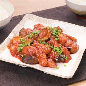 「なすとソーセージのピリ辛あん」のレシピ動画