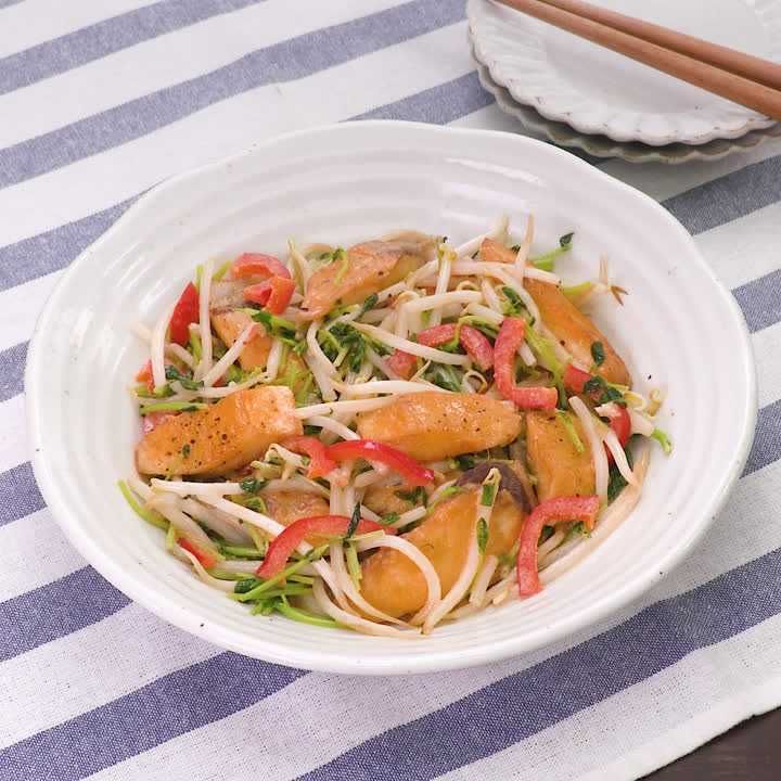 ぶりともやしのオーロラ炒め