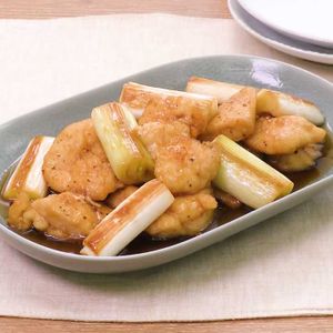 「鶏むね肉とねぎの揚げ焼きびたし」のレシピ動画