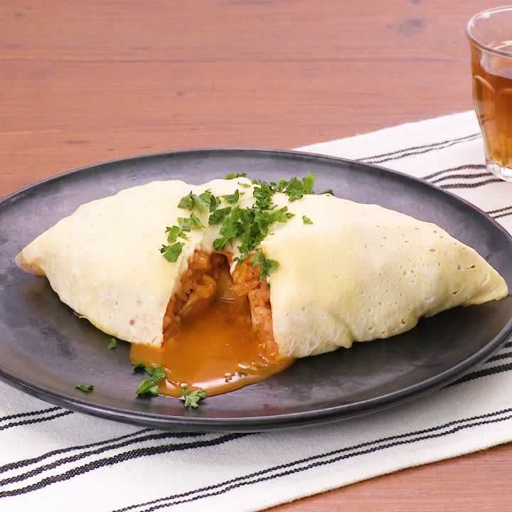 とろとろ卵があふれ出す 白いオムライスのレシピ動画 作り方 Delish Kitchen