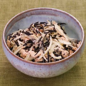 「玉ねぎとツナのごまマヨ和え」のレシピ動画