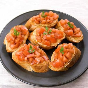 「トマトと味噌チーズのブルスケッタ」のレシピ動画