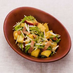 「さつまいもと水菜のごまサラダ」のレシピ動画