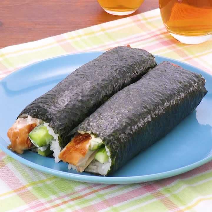 ラップで出来る テリヤキチキン恵方巻きのレシピ動画 作り方 Delish Kitchen