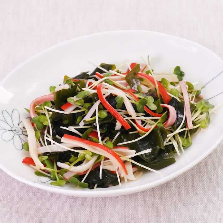 わかめとかにかまぼこのサラダ