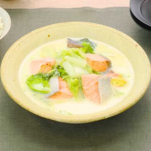 「鮭と白菜の豆乳しょうが煮」のレシピ動画