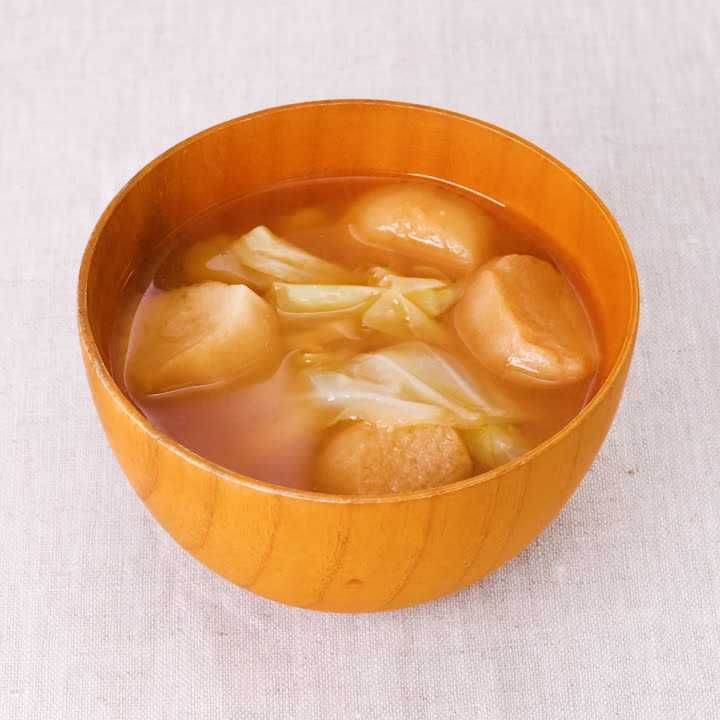 キャベツとお麩の味噌汁