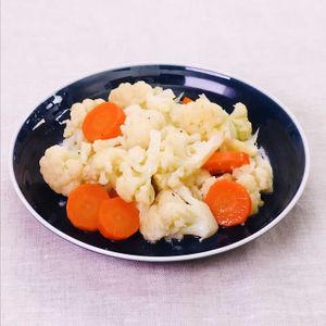 「にんじんとカリフラワーのホットサラダ」のレシピ動画