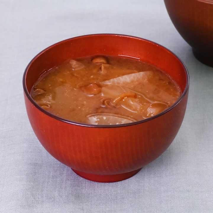 大根となめこの味噌汁