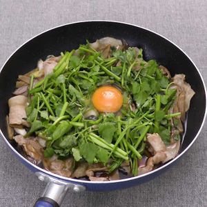 「豚肉とごぼうのすき煮風」のレシピ動画