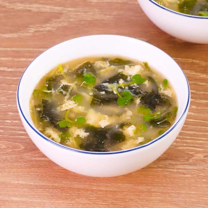 かいわれとわかめの卵スープ