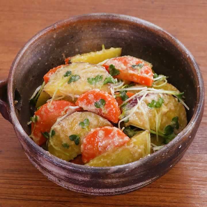 さつまいもとにんじんのごまみそあえ