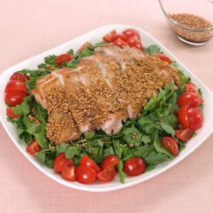 「鶏肉のピリ辛だれがけ」のレシピ動画