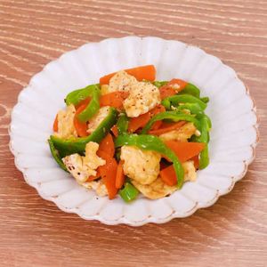 ピーマンとにんじんの卵炒め