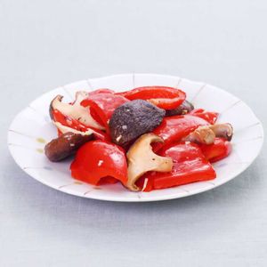 「パプリカとしいたけのガーリックバター焼き」のレシピ動画