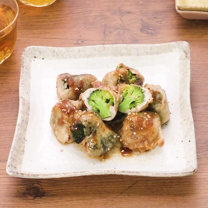 ブロッコリーの豚巻き梅風味