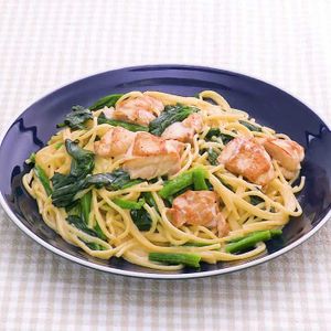 ほうれん草とチキンのクリームパスタ