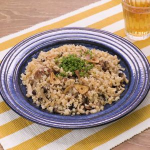 「カリフラワーライスのガリバタ炒飯風」のレシピ動画