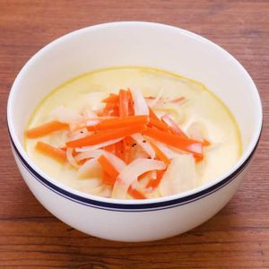 「にんじんと玉ねぎのミルクスープ」のレシピ動画