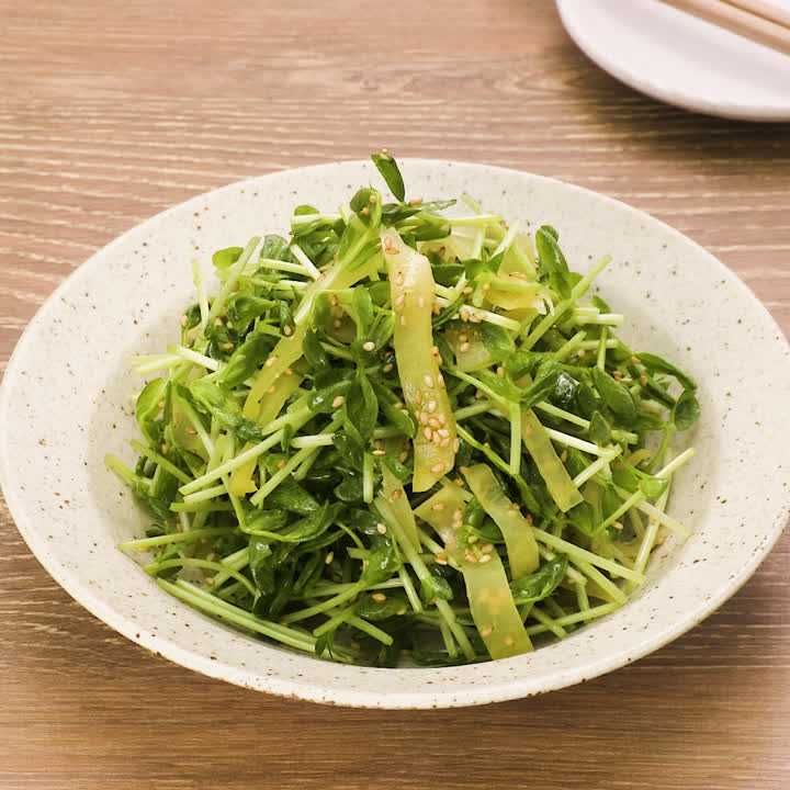 5分でできる！ 豆苗のたくあんあえのレシピ動画・作り方 | DELISH KITCHEN