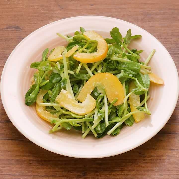 豆苗のごまマヨサラダ