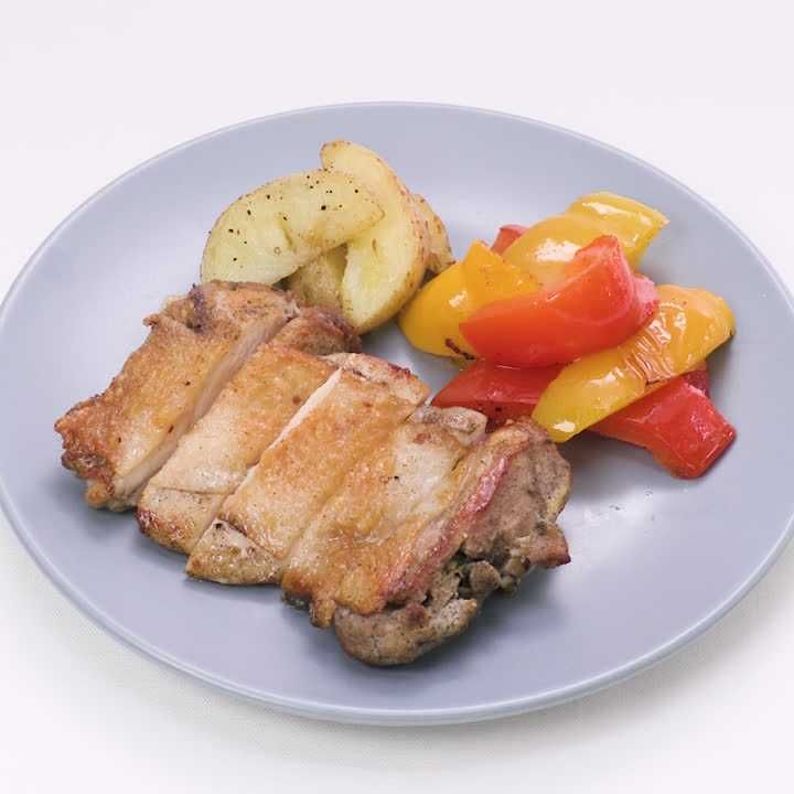 ハーブチキンソテーのグリル野菜添え