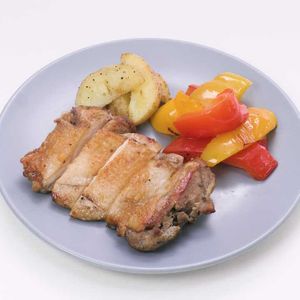 「ハーブチキンソテーのグリル野菜添え」のレシピ動画