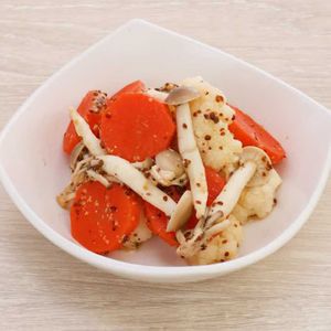 「にんじんとカリフラワーのマスタードサラダ」のレシピ動画