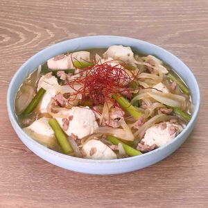「豆腐とにんにくの芽の中華風炒め煮」のレシピ動画