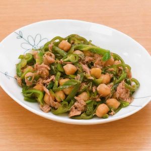 ピーマンとひよこ豆のツナ和え